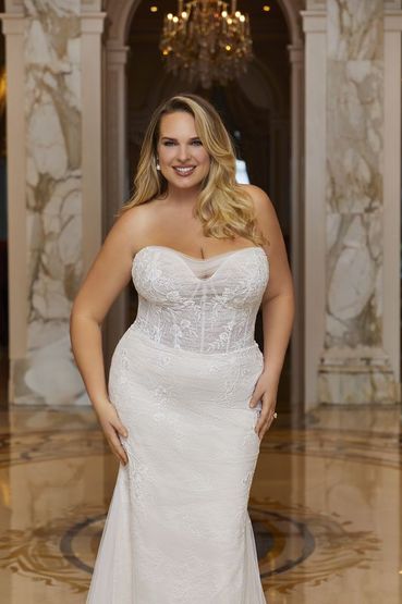 Curvy Bride - Morilee Julietta bei Brautmoden Tirol in Mieming